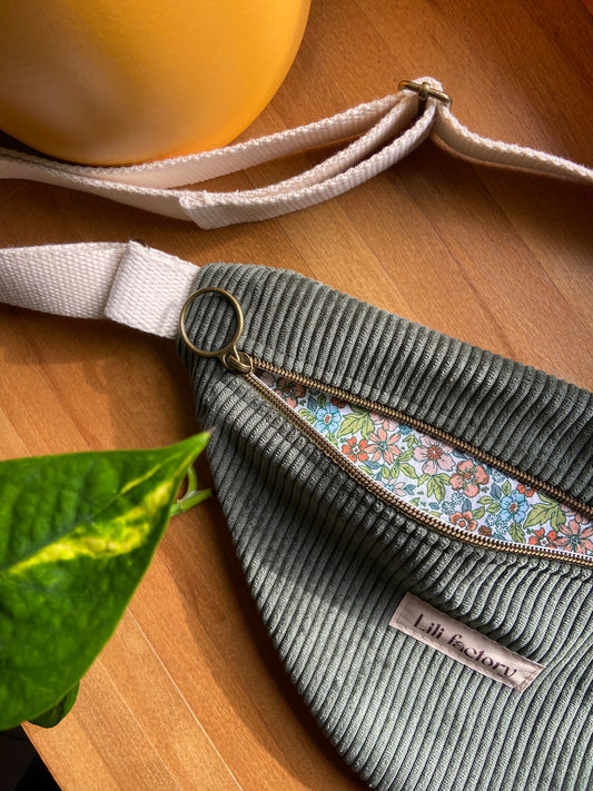 Sac banane en velours côtelé