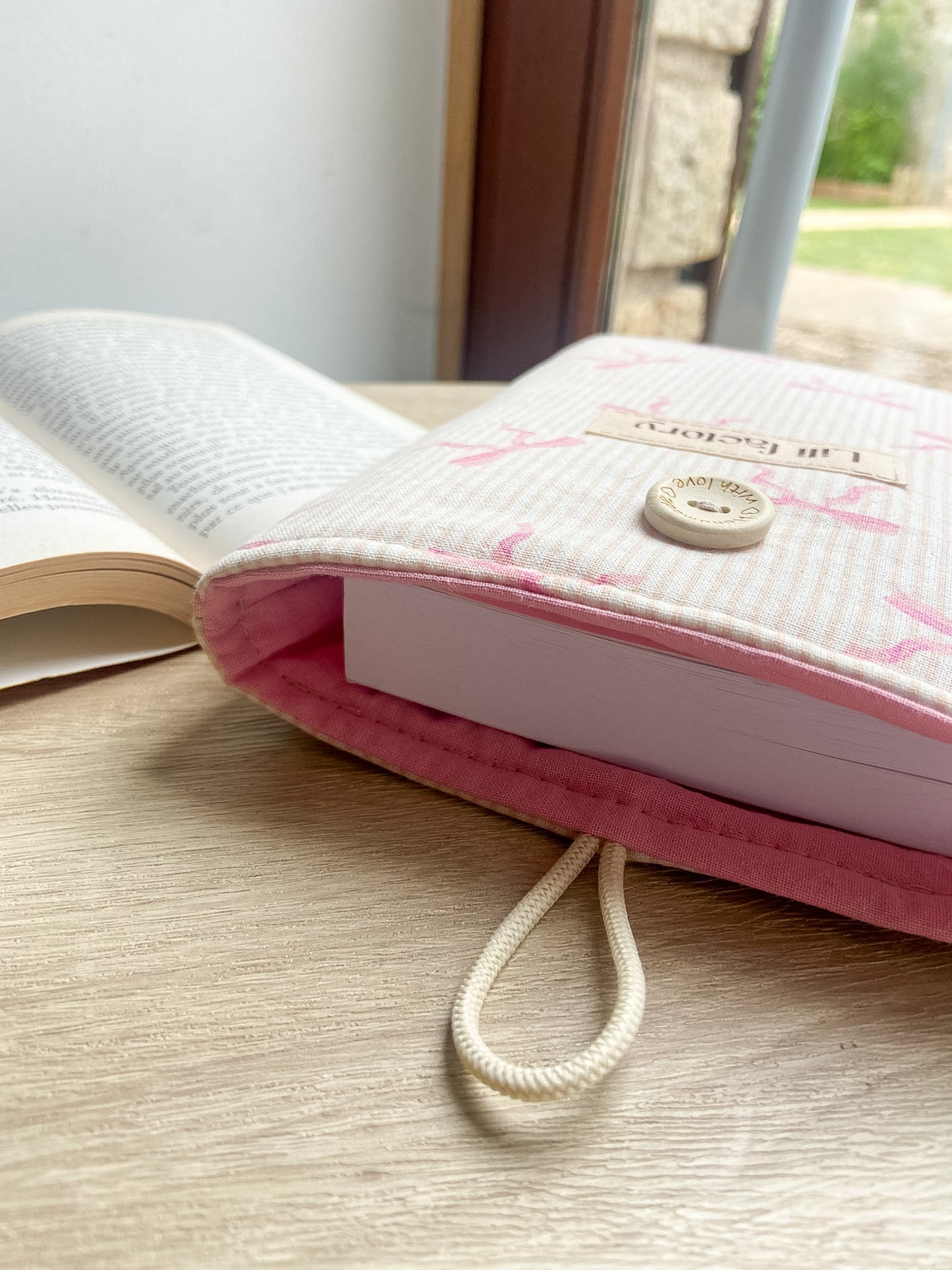 Pochette Ă livre poche - Lou
