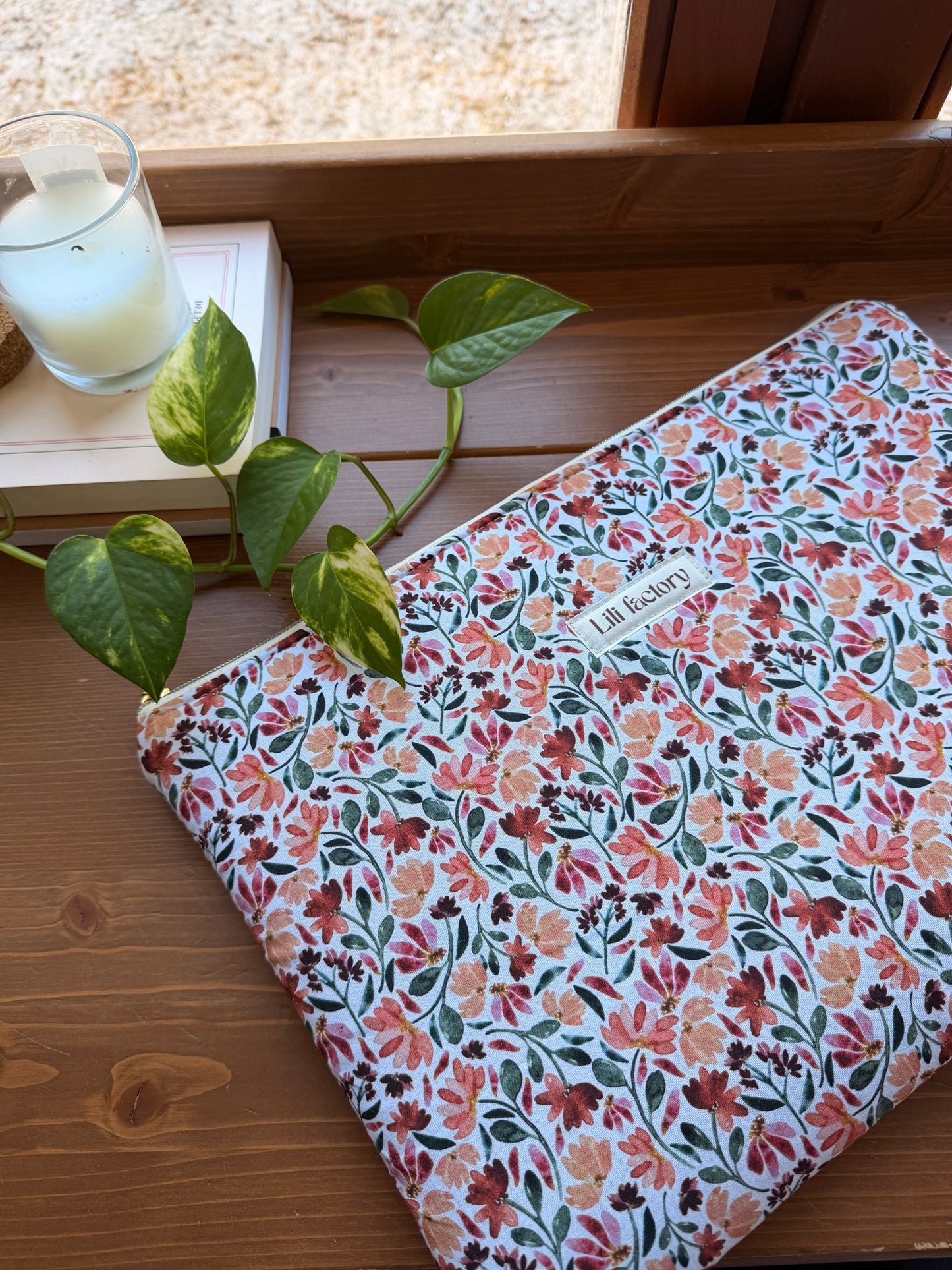 Housse d’ordinateur 14” — Maya